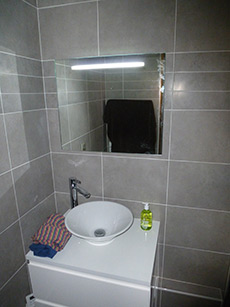Réfection complète d'une Salle de Bain avec douche, meuble et baignoire. Secteur Alençon.